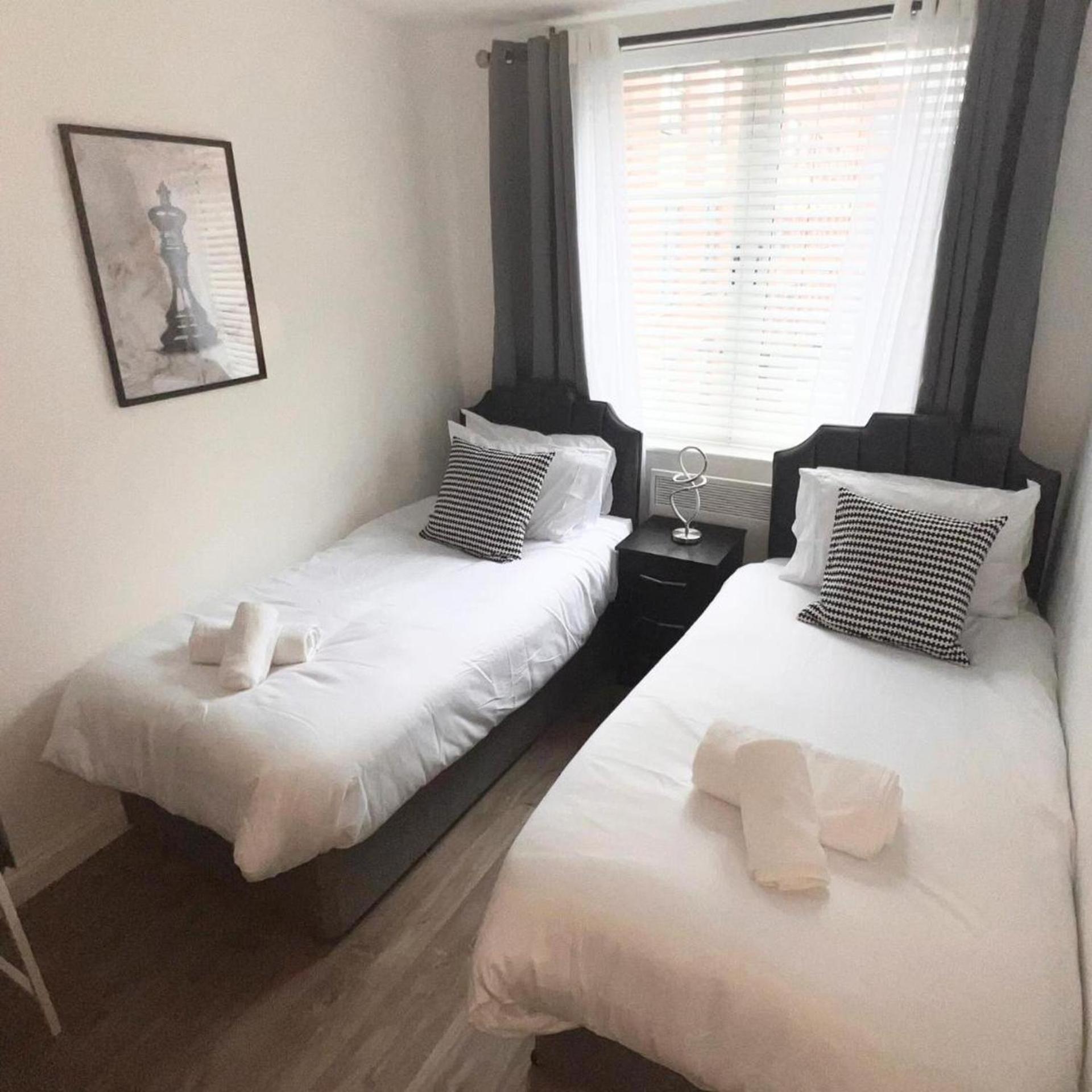 Retreat - Modern 2 Bed Apartment
